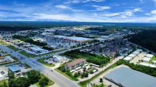 Modern 1BR Retreat Open Layout, Workspace, Views - Magnolia - 9