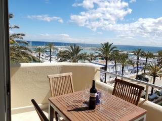 FANTASTIC APARTMENT IN FRONT OF THE SEA & MARINa - 3