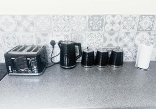 Cosy 2BR House on Quiet Street - Nottingham - 4