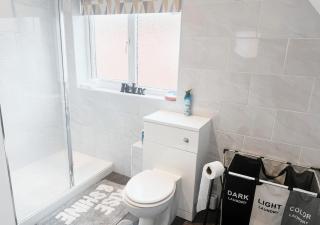Cosy 2BR House on Quiet Street - 3