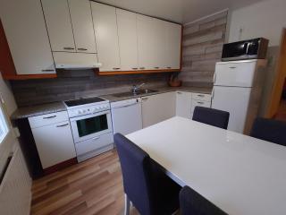 Private house with top location - Koko omakotitalo suurella pihalla ja puusaunalla - Vantaa - 7