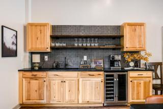 5 King Beds - Sleeps 18 - Game Room - Brew Trail - 4