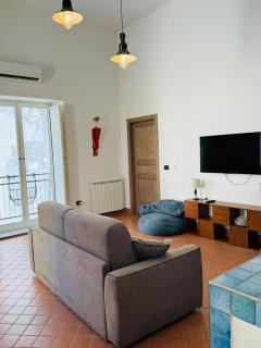 Casa Nostra ai Quartieri Spagnoli - 2