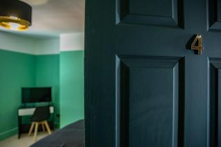 The Rockfield by Serene Stays Stylish 6BR near Anfield with Bar Parking Virgin Media and Fast WiFi - Liverpool - 8