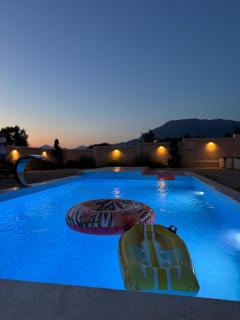 Apartment Complex with Pool in Bar, Montenegro - Bar - 9