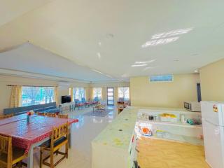 Private Beach House - Barbara's Fale -  - 8