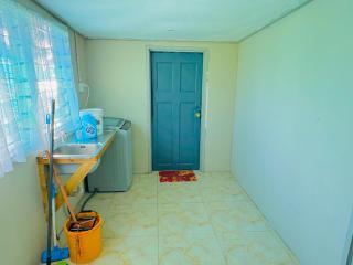 Private Beach House - Barbara's Fale - - 4