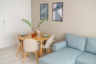 Retreat on Victoriei - 1