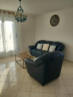 Maison - - 8