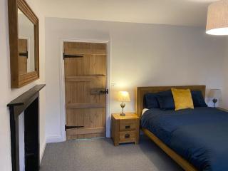 Belvoir Vale Cottage - Hall grounds - - 3