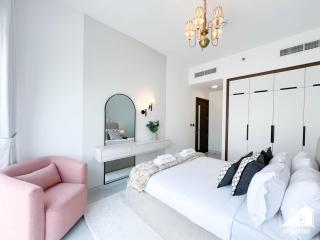 Bright 2Bed Family Home l Pool , Gym access - 8