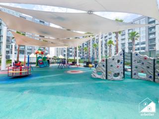 Bright 2Bed Family Home l Pool , Gym access - 1