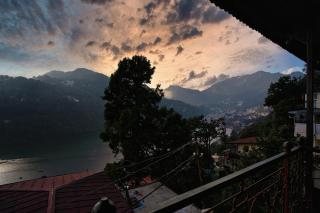 Lake View 2BHK close to Mall Road l Bay Breeze - 2