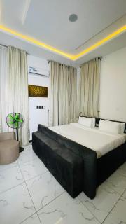 Creme de Luxury Apartment - Ikeja - 0