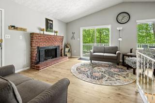 Waterfront home with dock on Kerr Lake! - 6