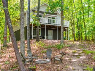 Waterfront home with dock on Kerr Lake! - 8