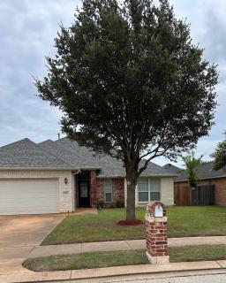 Farmhouse Charm - College Station - 0