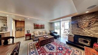 Beautiful 2 Bedroom Condo with Amazing View! - Mammoth Lakes - 0