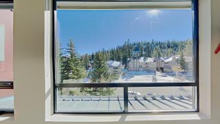 Beautiful 2 Bedroom Condo with Amazing View! - Mammoth Lakes - 2