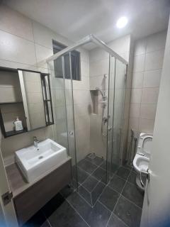 Modern 3-Bedroom Retreat in KL - 5