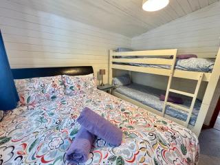 The Cosy Cabin, Dog Friendly, Free Hoburne passes - 2