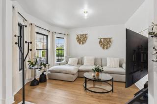 Luxury Olivewood Oasis - 13 mins to Cleveland - Lakewood - 7