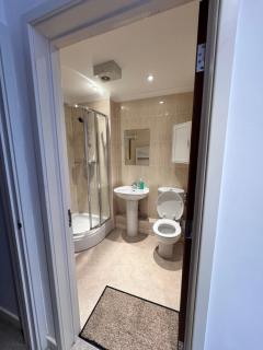 Cozy En-suite double room near train station - Reading - 9