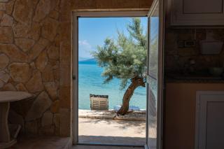 Beachfront villa Mihovil with direct beach access - Kastel Stafilic - 9