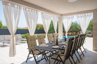 Beachfront villa Mihovil with direct beach access - Kastel Stafilic - 3