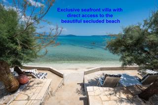 Beachfront villa Mihovil with direct beach access - Kastel Stafilic - 0