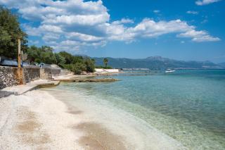 Beachfront villa Mihovil with direct beach access - Kastel Stafilic - 1
