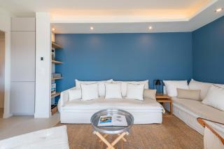 2-Br Apartment with Terrace & Sea View Palm Beach Cannes - 5