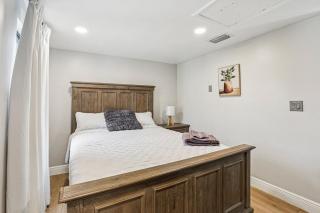 Coastal Comfort Retreat Getaway Near Hospitals - Tampa - 2