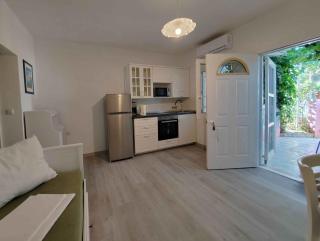 Apartment Povljana 1 - 0