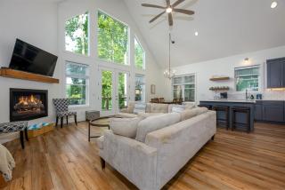 Unwind at Lakey McLakehouse on Lake Santeetlah - 5