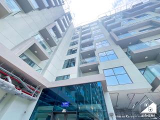 2BR Vibe Spot l Pool Access & Stunning City Views - 9