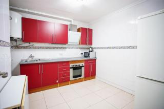 Habitación amplia luminosa y con aíre acondicionado - Alicante - 4
