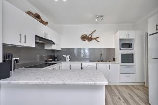 Paringa Beachfront Apartment 7 with Ocean Views - Palm Cove - 3