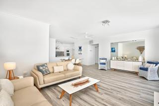 Paringa Beachfront Apartment 7 with Ocean Views - Palm Cove - 6