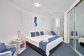 Paringa Beachfront Apartment 7 with Ocean Views - Palm Cove - 2