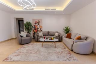 RICH HOME 2BR with Garden - 5