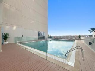 Modern Studio close to Marina with Balcony - 5 min walk from Metro - 6