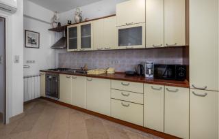 Nice Apartment In Kampor With Wifi - 1