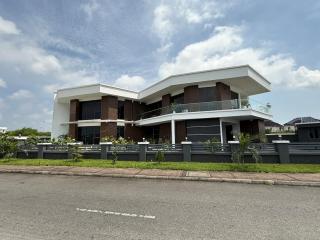 Luxurious 5BR Villa with Private Pool, Lekki Lagos - Aja - 3