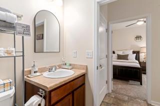 5BR Oasis with 3 Spa-Like Baths - 9