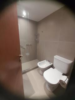 Super céntrico y con espectacular VISTA AL LAGO - 8