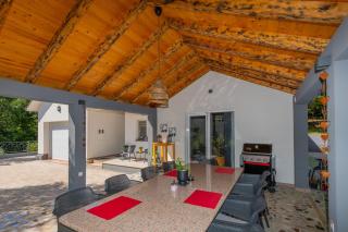 Villa Botanica - Lush Garden and Pool Oasis - Kamenmost - 9