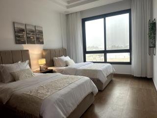 Taqah Sea View I Stunning 3 Bedroom Apartment - Salalah - 2