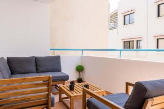 Stylish 2BR Apartment with Rooftop Pool in Mackenzie - Larnaca - 1