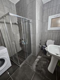 Modern 2BR Apartment with Balconies in Larnaca City Center - Larnaca - 5